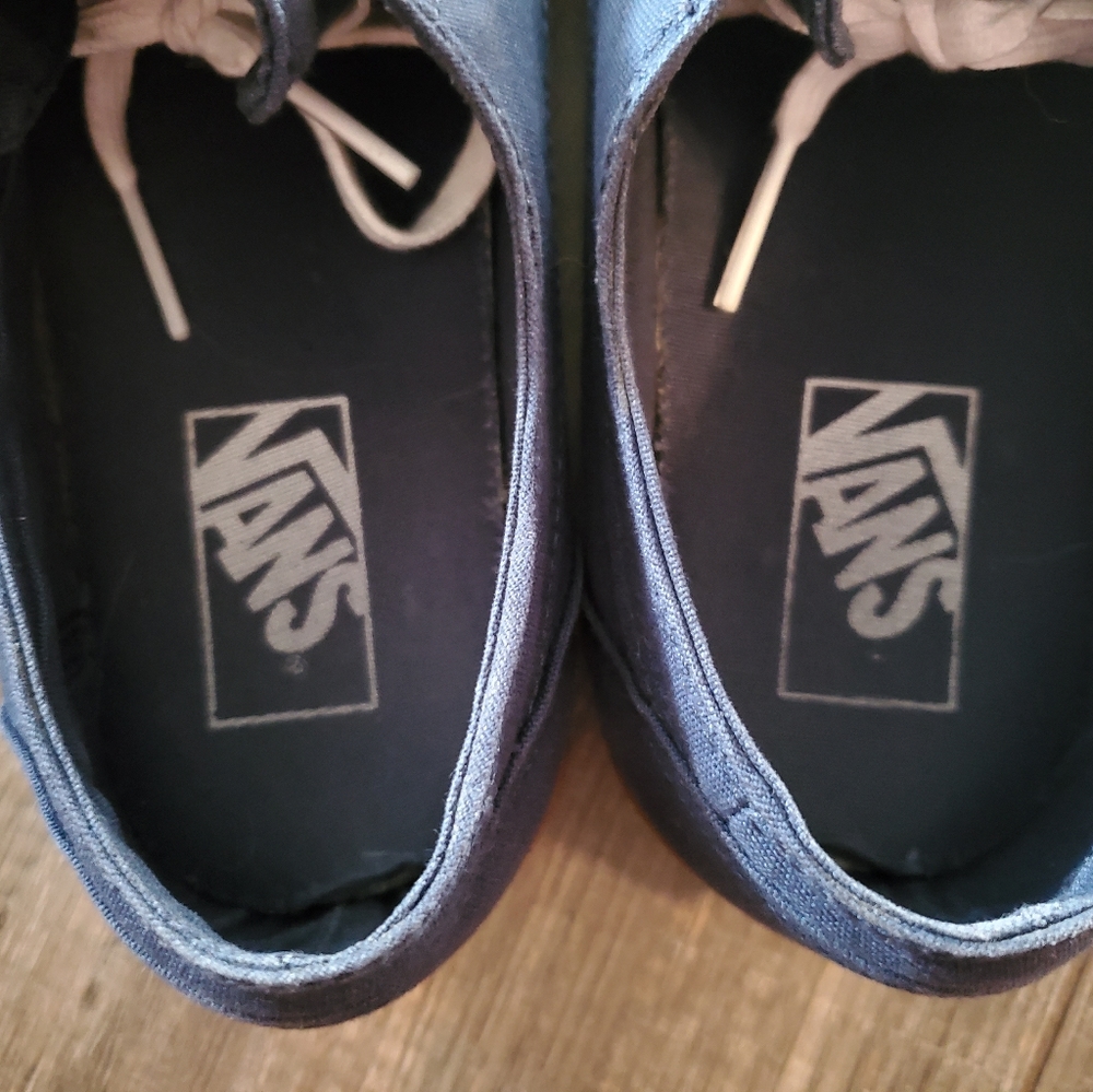 Vans - Picture 5 of 8